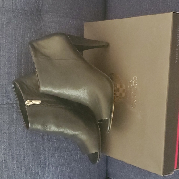 Heels - Picture 3 of 6